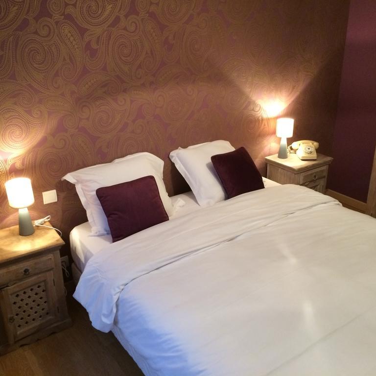 Boussac  Hotel Le Central חדר תמונה