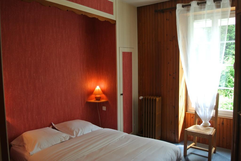Boussac  Hotel Le Central חדר תמונה
